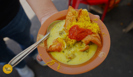 Mauli Kadhi Samosa , best street Food In nashik 