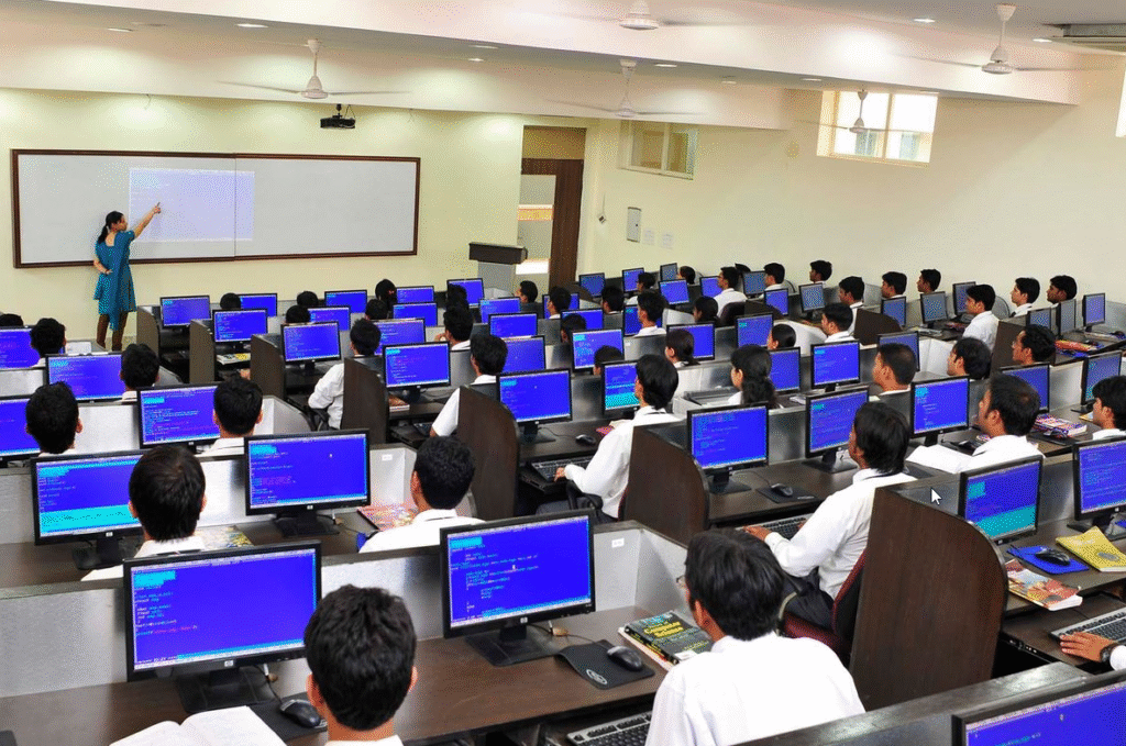 It talents In nashik Computer lab session in Nashik with students learning programming on desktop systems