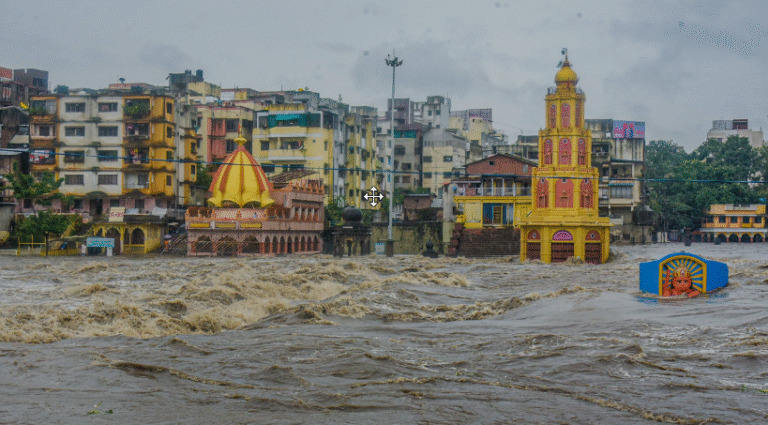 Read more about the article Nashik Flooding 2025: Shocking Waterlogging, Rising Rivers, and Hidden Dangers After Heavy Rains