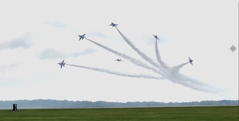 Nashik Airshow 2026 aerial display showing fighter jets performing synchronized manoeuvres over Gangapur Dam, symbolising patriotism, precision, and India’s aviation strength